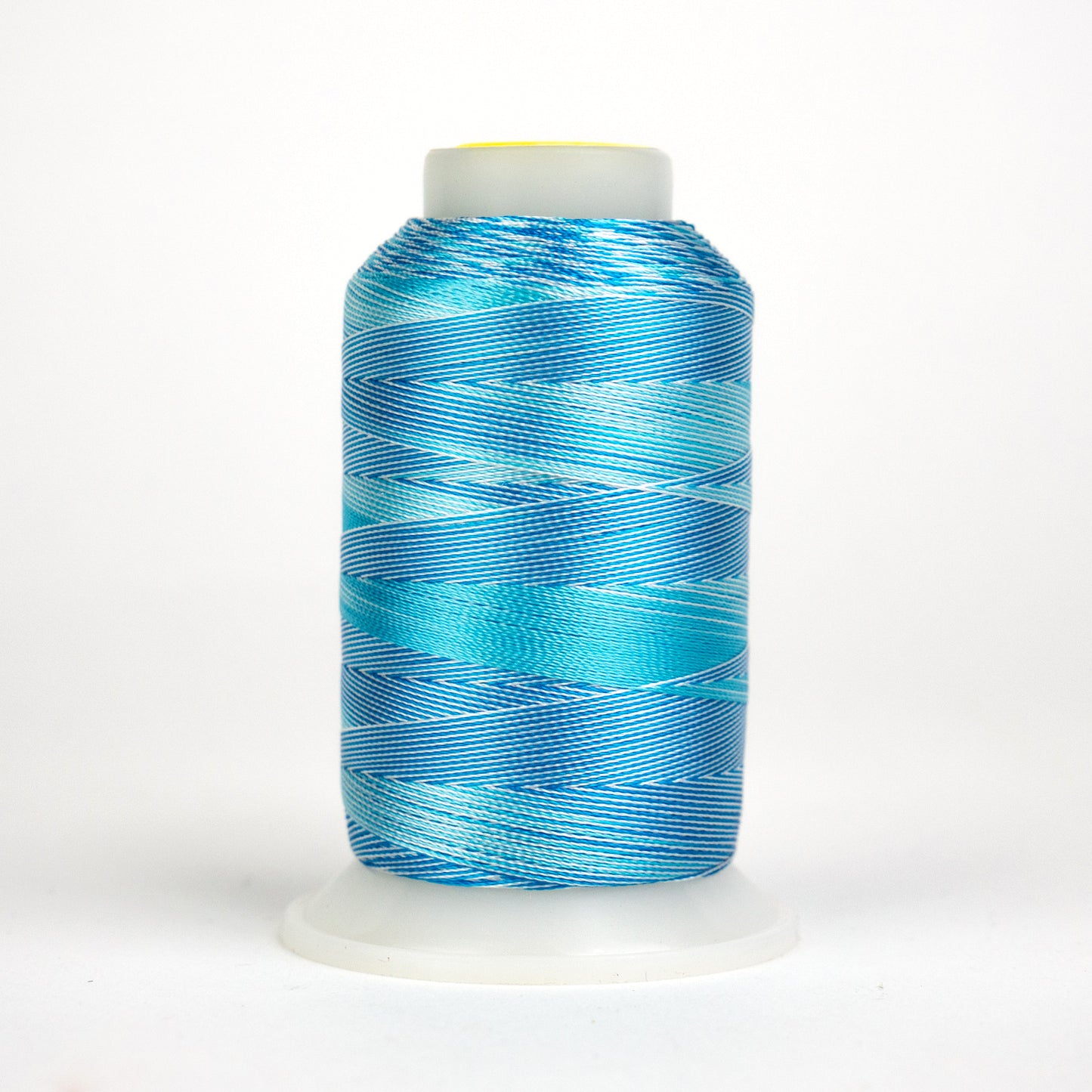 R8201 - Splendor‚Ñ¢ 40wt Rayon Turquoise Thread WonderFil