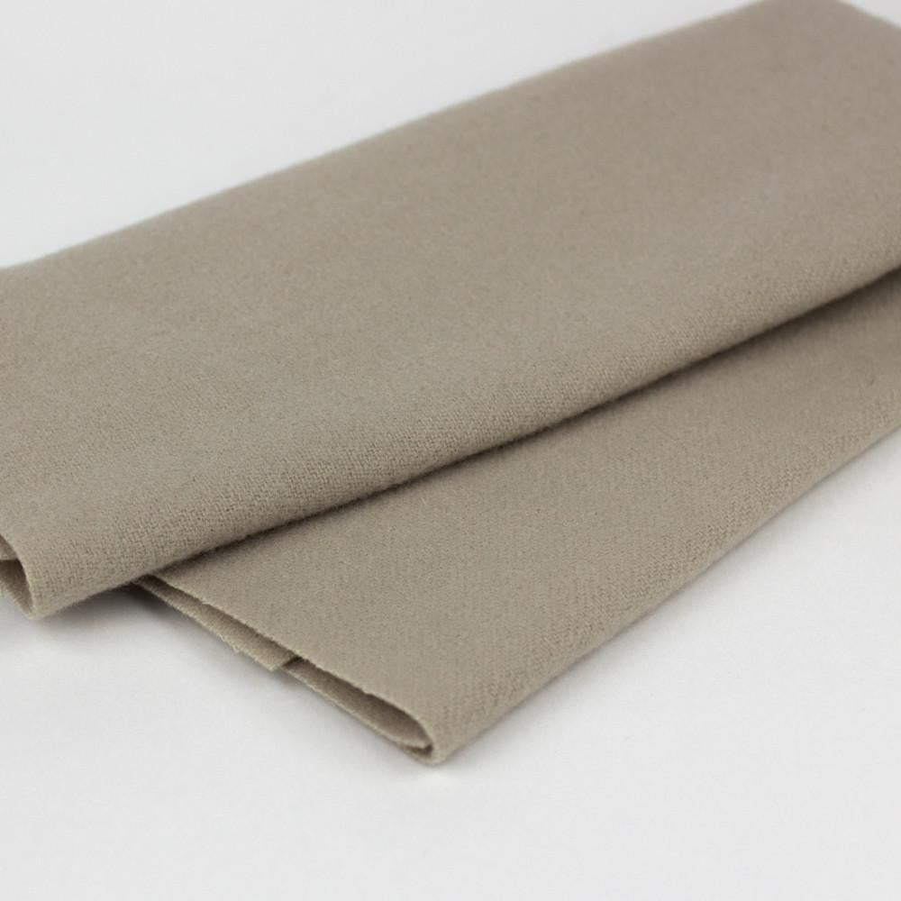 LN03 - Merino Wool Fabric Fog WonderFil