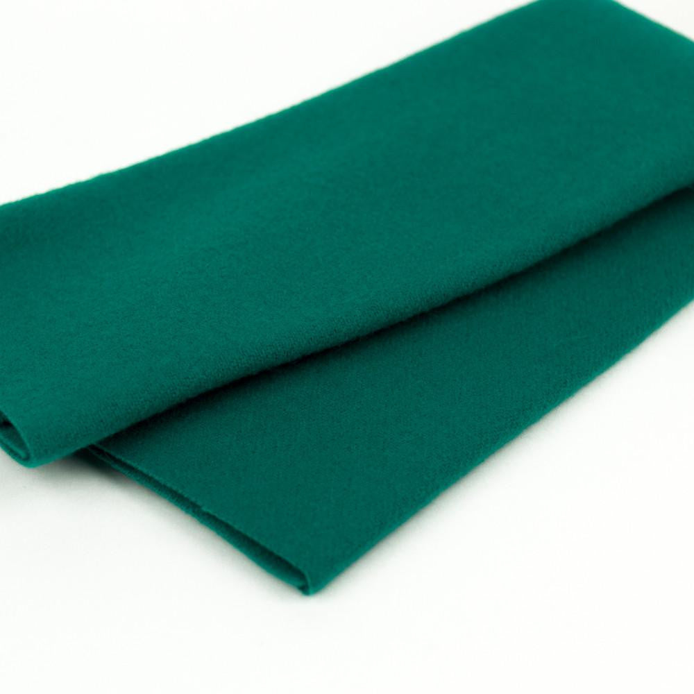 LN09 - Merino Wool Fabric Amazon Green WonderFil
