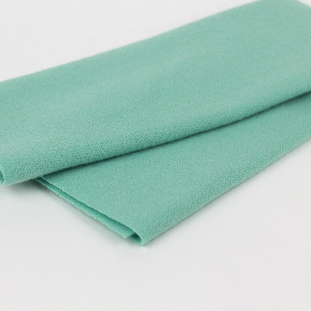 LN19 - Merino Wool Fabric Seaspray WonderFil