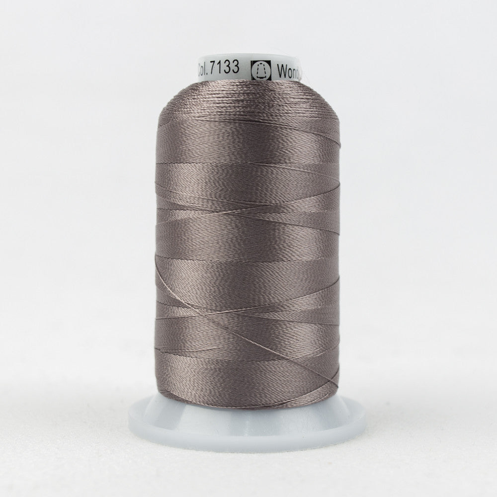 R7133 - Splendor‚Ñ¢ 40wt Rayon Iron Thread WonderFil